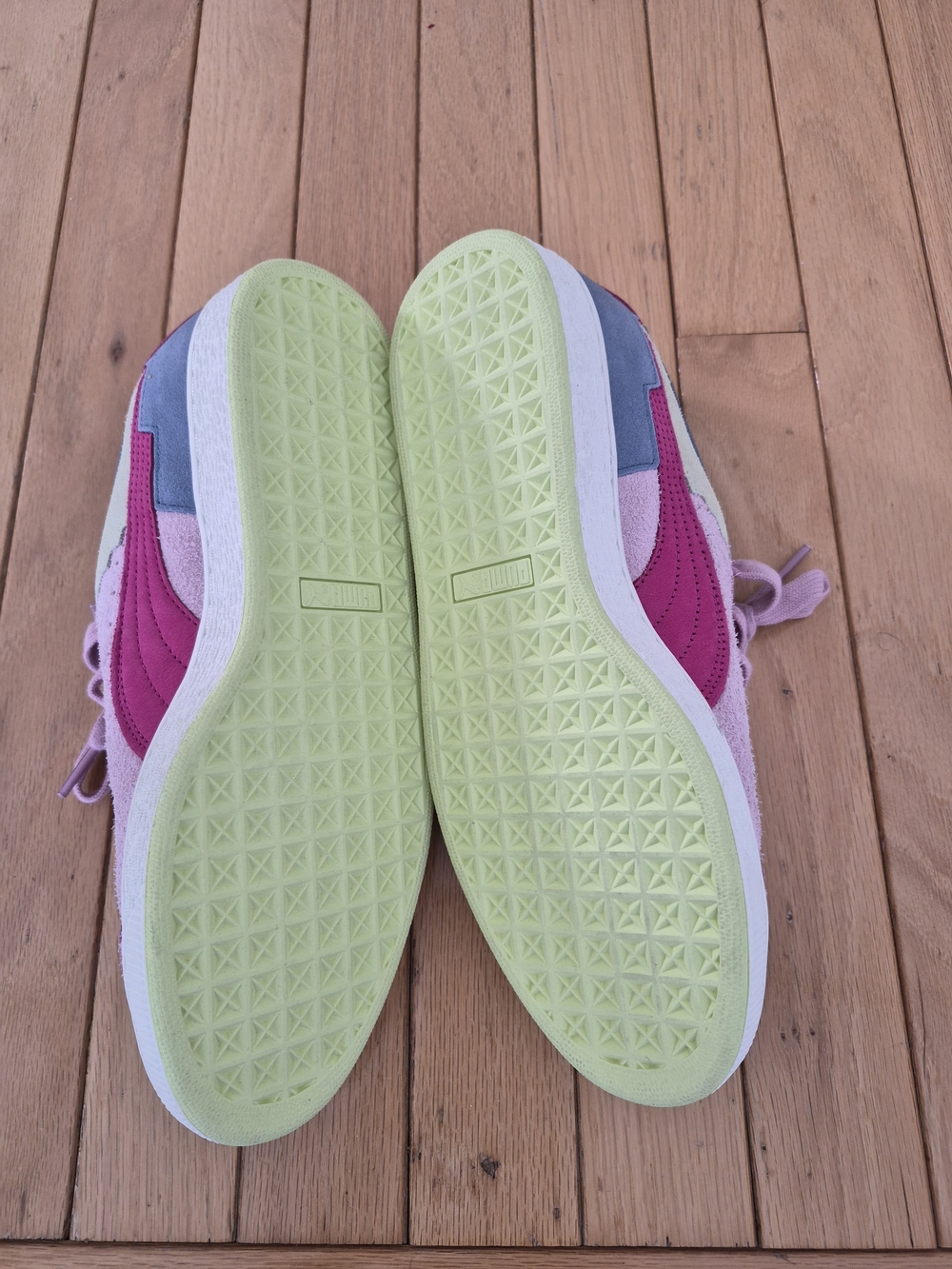 BNWT PUMA x Netflix Squid Game Suede Sneakers Multicolor Men 8.5 Women 10 Pop - Picture 7 of 16
